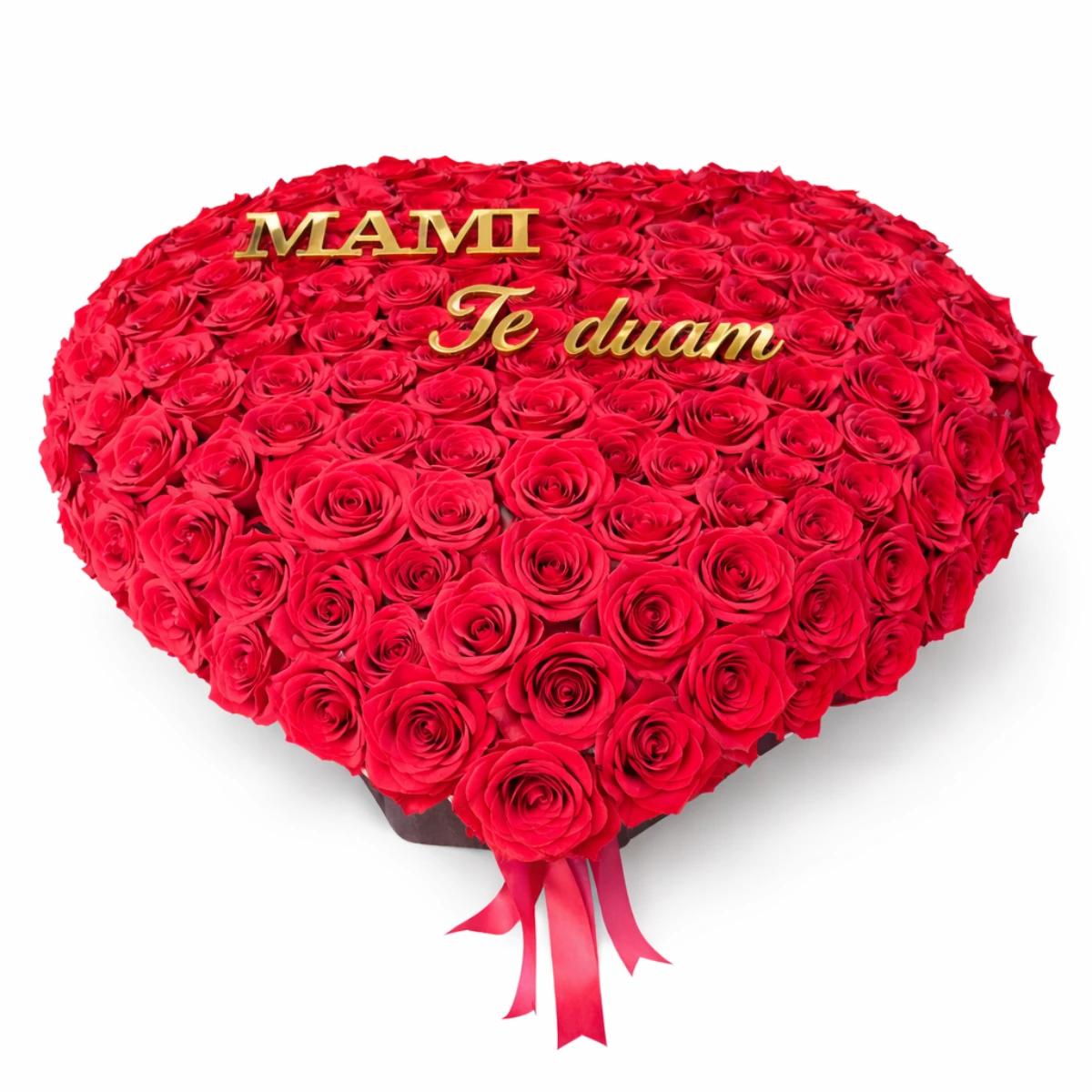Heart-shaped red rose arrangement with “MAMI Te duam” gold lettering on top.