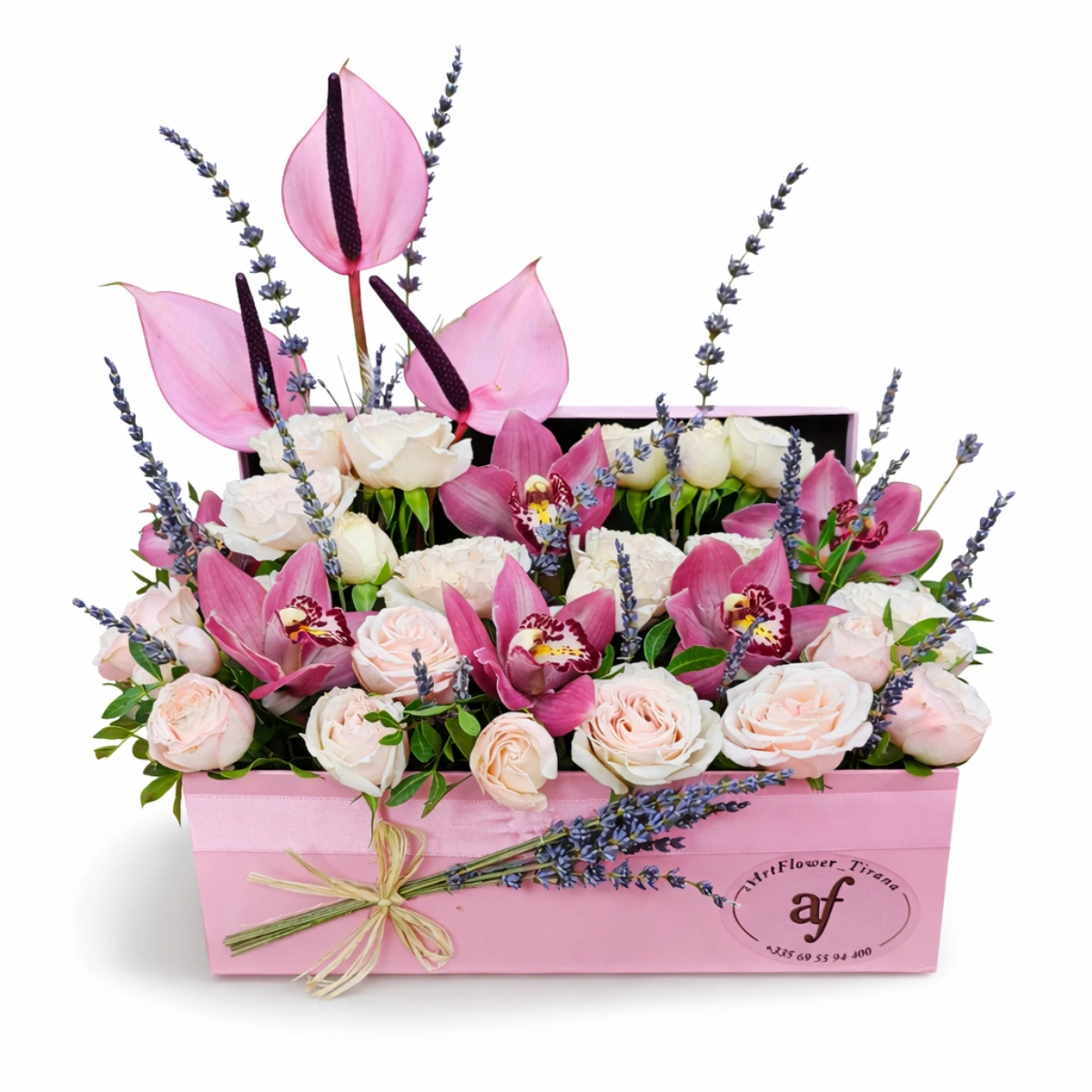 Pink Orchids – Elegant Garden Kompozim me orkide rozë dhe trëndafila në kuti rozë