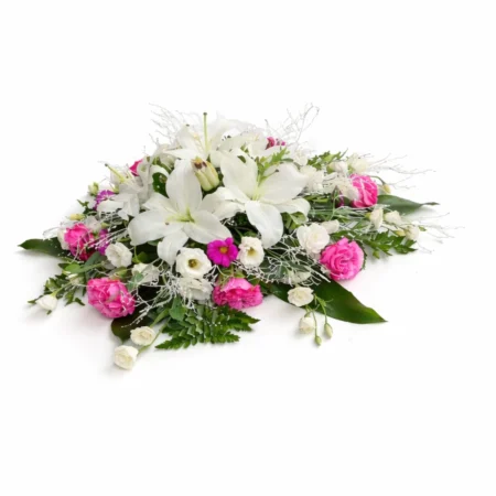 Aranzhim dasme me zambakë të bardhë dhe trëndafila rozë